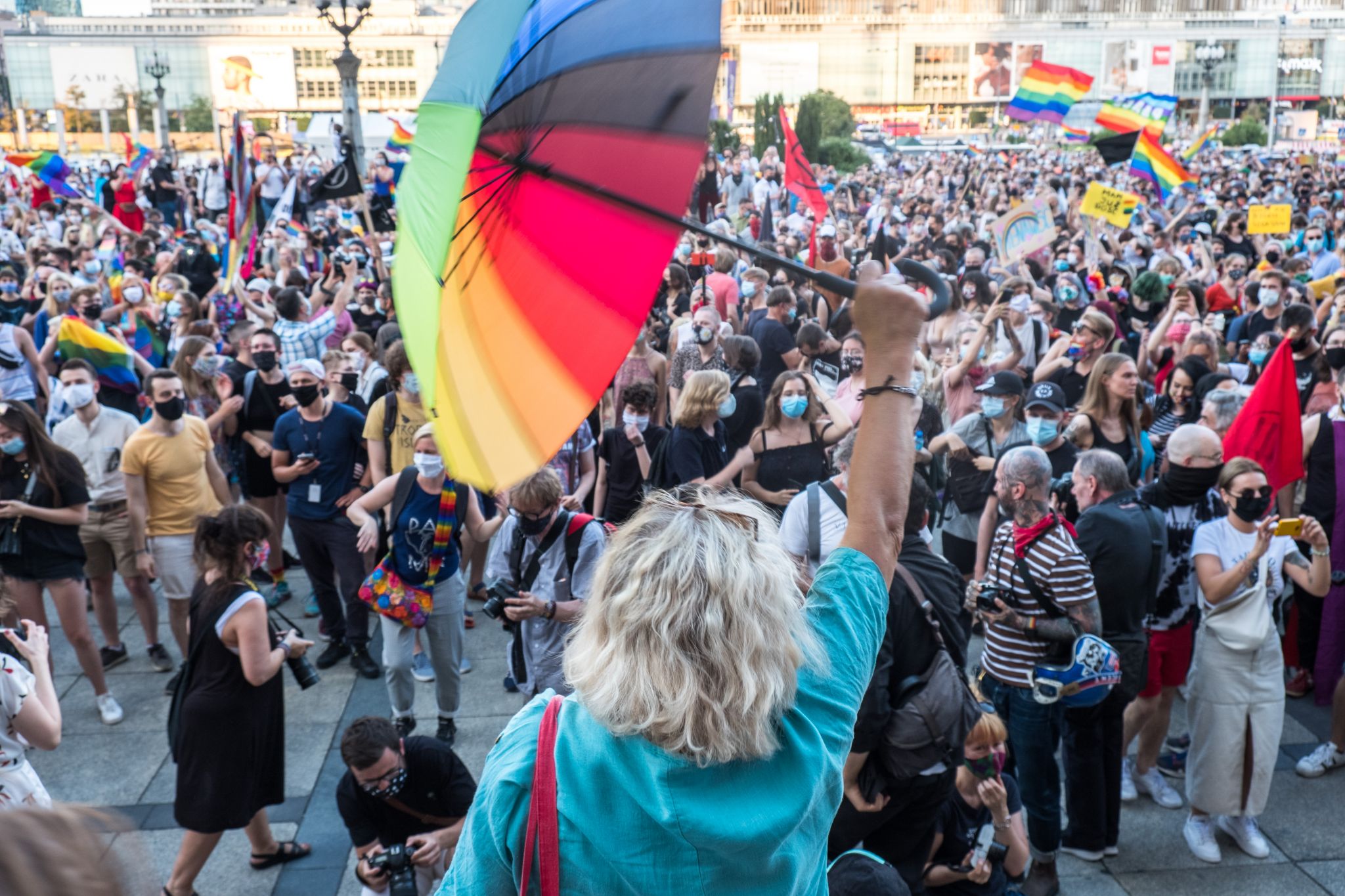 Demonstracja solidarnościowa przeciwko aresztowaniu aktywistów_ek LGBTI, w tym Margot, i innych osób podczas tzw. 