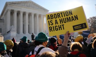 USA, protest na pzeciwko siedziby Sądy Najwyżzego w Waszyngtonie w obronie prawa do bezpiecznej aborcji, grudzień 2021.